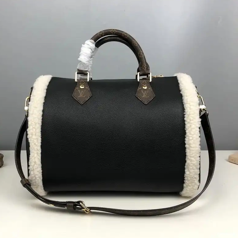 Fashionrepsfam ru LV 20DJ11070 Bag 0526